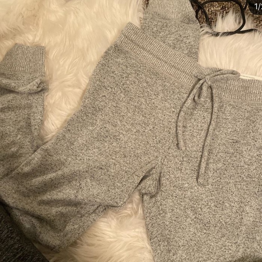 American Eagle joggers